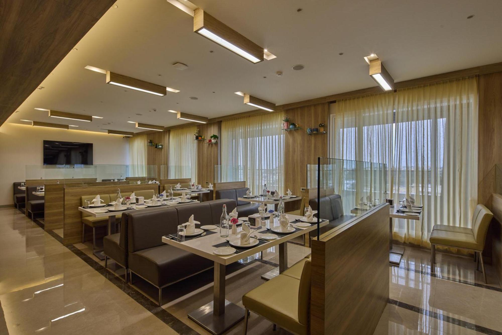 Grand Continent Hosur A Sarovar Portico Affiliate Hotel Экстерьер фото